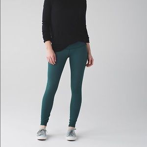 lululemon dark green hi rise winder under size 6